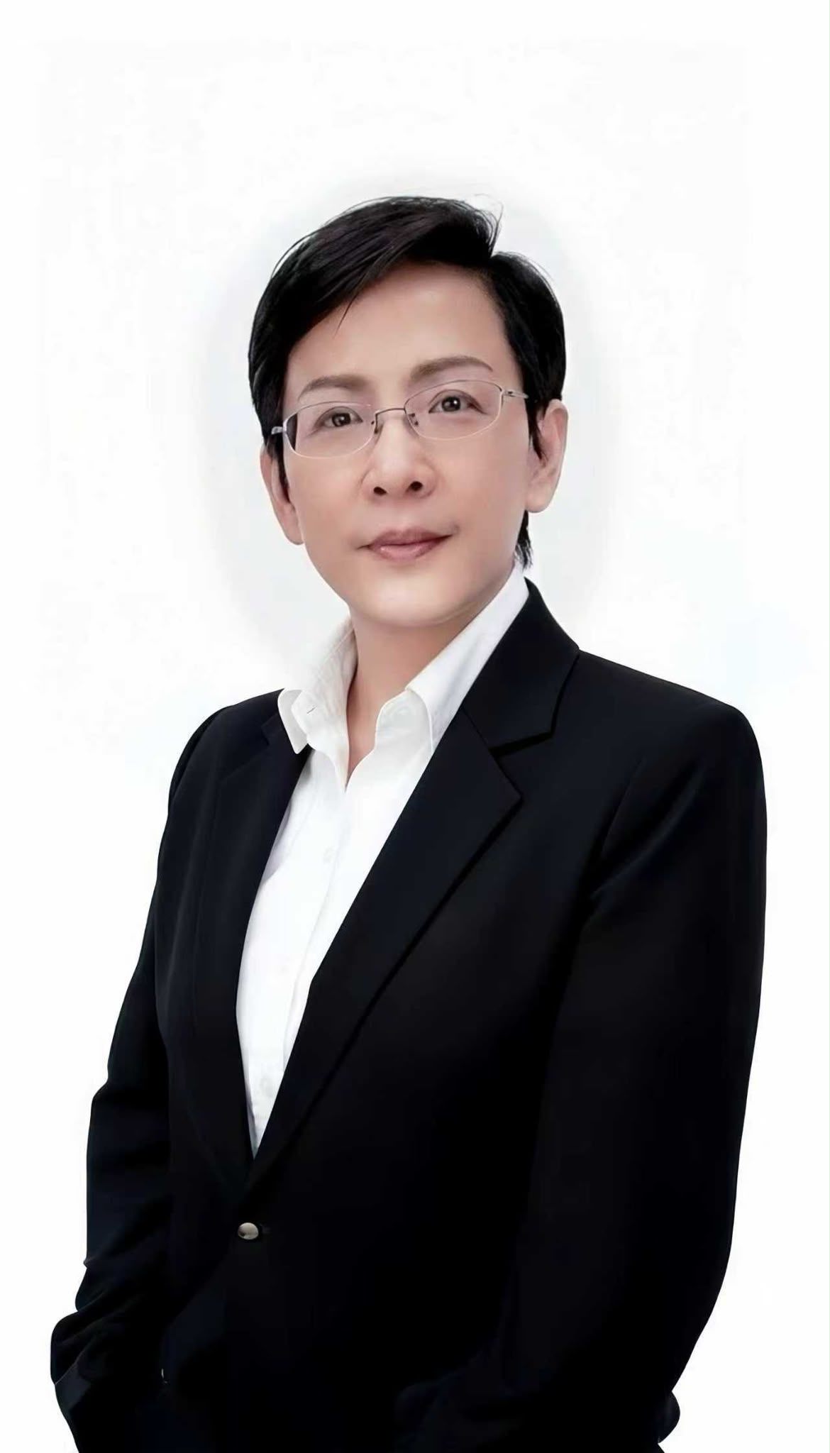 LEE KWAI YING	